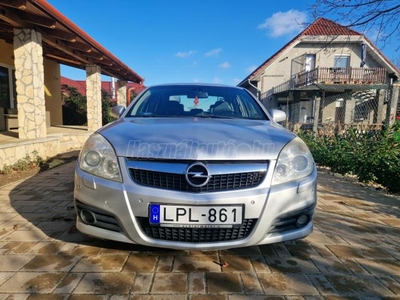 OPEL VECTRA C 1.9 CDTI Cosmo