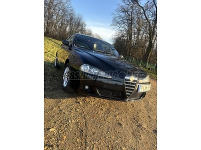 ALFA ROMEO 147 1.6 T. Spark Distinctive