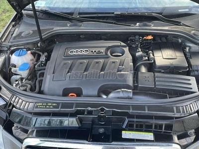 AUDI A3 1.6 TDI Attraction S-tronic DPF