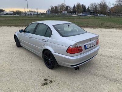 BMW 323i