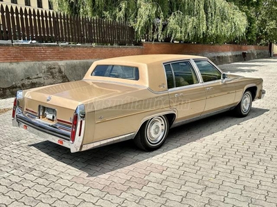 CADILLAC BROUGHAM D Elegance 5.0 V8 (Automata)