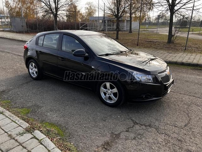 CHEVROLET CRUZE 1.8 LTZ Plus MEGKÍMÉLT ÁLLAPOT/ DIGIT KLÍMA/ KÉT KULCS/ JÓ GUMIK