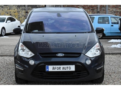 FORD S-MAX 2.0 TDCi Titanium [7 személy] NAVI - D.KLÍMA - PDC - R17 - VÉGIG FORDBAN VEZETETT SZ.KÖNYV!