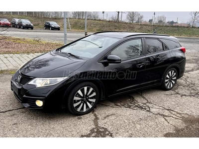 HONDA CIVIC 1.8 Lifestyle ADAS KITŰNŐ ÁLLAPOT/ NAVI/ ÜLÉSFŰTÉS/ HÁROM KULCS/ AZONNAL ELVIHETŐ