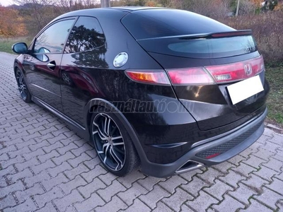 HONDA CIVIC 1.8 Type-S D.KLÍMA - TEMPOMAT - XENON