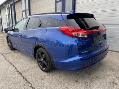 HONDA CIVIC Tourer 1.8 Style Navi Becsületesnepper