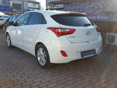 HYUNDAI I30 1.4i Go! Brasil 97.000km! 2. Tulaj. DIGIT KLÍMA. NAVIGÁCIÓ. KAMERA. ÜLÉSFŰTÉS