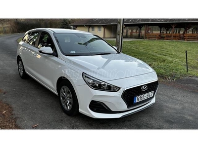 HYUNDAI I30 1.6 CRDi MP Life Sávtartó.fáradságérzékelő.tempomat. radar!