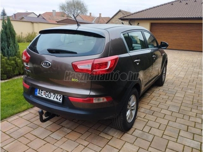 KIA SPORTAGE 1.7 CRDi LX 106EZKM!SZERVIZKÖNYV!TEMPOMAT!HOROG!8 KERÉK!