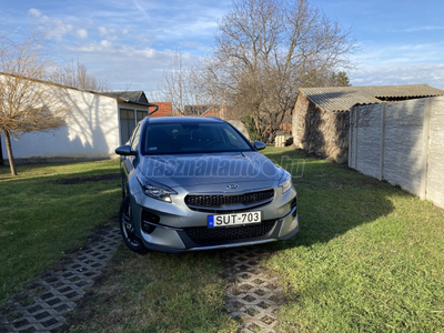 KIA XCEED 1.5 T-GDI X-Gold