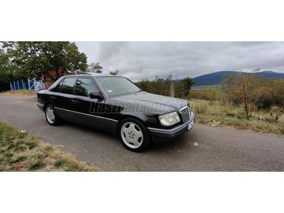 MERCEDES-BENZ W 124 250 D