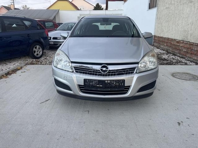 OPEL ASTRA H 1.4 Cosmo