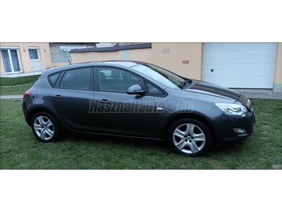 OPEL ASTRA J 1.4 Enjoy