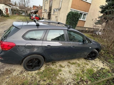 OPEL ASTRA J 1.4 Sport