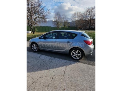 OPEL ASTRA J 1.4 T Cosmo