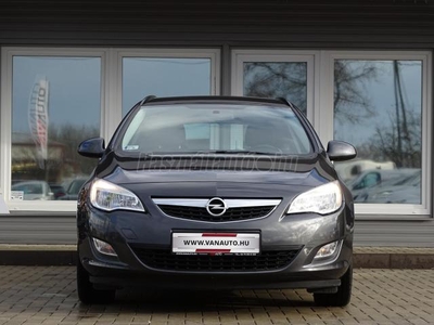 OPEL ASTRA J Sports Tourer 1.4 Enjoy KLÍMA-TEMPOMAT-ÜLÉSFŰTÉS-KORMÁNYFŰTÉS-AZONNAL'ELVIHETŐ