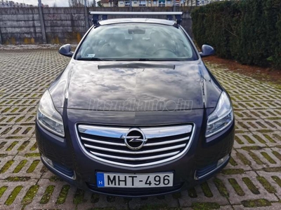 OPEL INSIGNIA 2.0 CDTI Cosmo NAGYNAVI-MULTIMÉDIA-FÉLBŐR BELSŐ-VEZETETT SZERVIZKÖNYV!