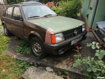 Opel E kadett 1,6 gti veterán