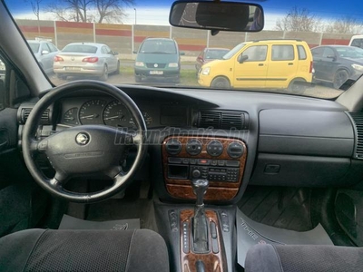 OPEL OMEGA Caravan 2.5 TD (Automata)