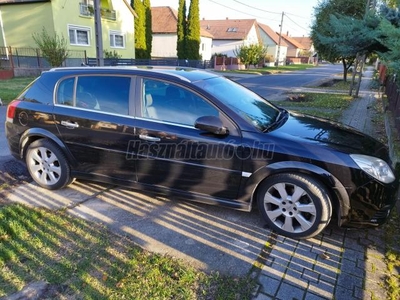 OPEL SIGNUM 1.9 CDTI Cosmo (Automata)