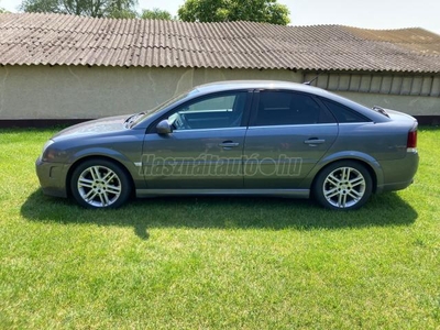 OPEL VECTRA C 1.9 CDTI GTS [Sport]