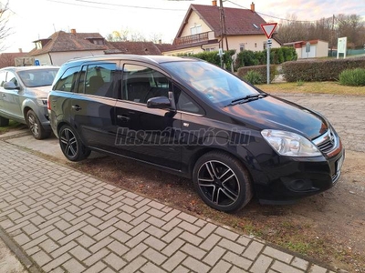 OPEL ZAFIRA B 1.8 Cosmo Akciós áron eladó ez a szép állapotú B Zafira! végig vezetett szervízkönyv