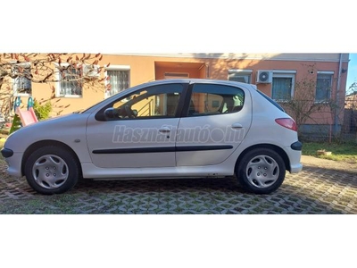 PEUGEOT 206 1.1 Presence