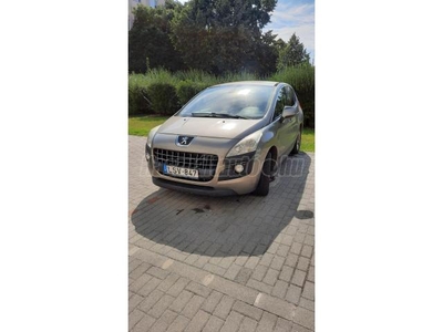 PEUGEOT 3008 1.6 HDi Confort Pack