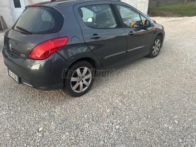 PEUGEOT 308 1.6 HDi Confort Pack