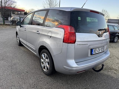 PEUGEOT 5008 1.6 HDi Confort 135 ezer km