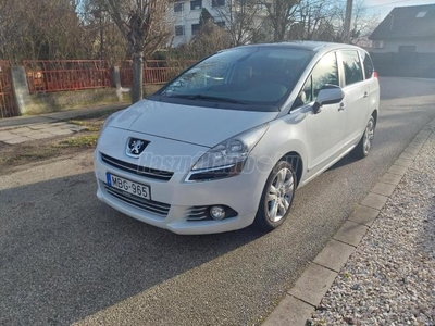 PEUGEOT 5008 1.6 THP Business Edition