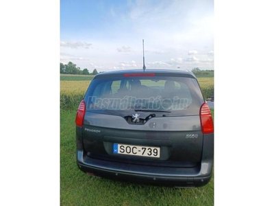 PEUGEOT 5008 2.0 HDi Active