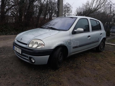 RENAULT CLIO 1.9 DTi RT