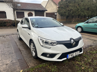 RENAULT MEGANE GrandCoupé 1.6 SCe Zen