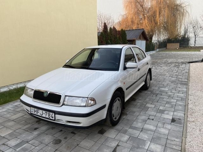 SKODA OCTAVIA 1.6 Ambiente