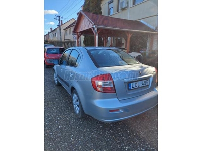 SUZUKI SX4 Sedan 1.6 GLX+