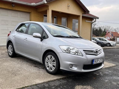 TOYOTA AURIS 1.33 Luna