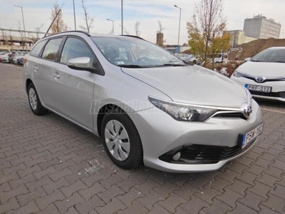 TOYOTA AURIS Touring Sports 1.33 Live 129Ekm!Magyar.vez.szervízkönyv!