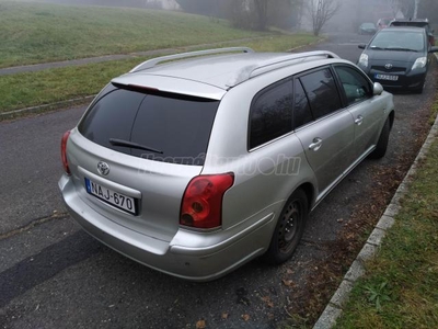 TOYOTA AVENSIS 2.0 D-4D