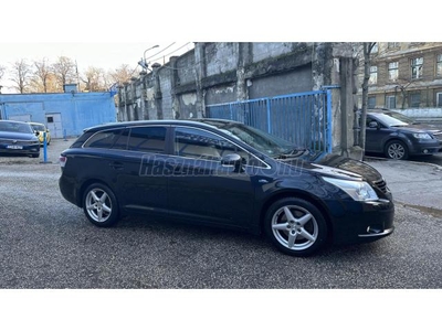 TOYOTA AVENSIS 2.2 D-4D Premium (Automata) 2.2 dcat executive/ prémium.110 kw. 150 le. automata. pajzs. navi. tolatókamera.