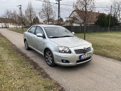 TOYOTA AVENSIS 2.2 D-4D Premium