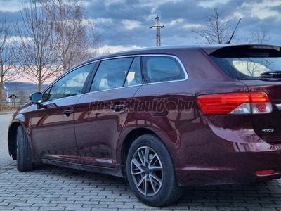 TOYOTA AVENSIS Wagon 2.0 D-4D Terra MAGYARORSZÁGI VONÓHOROG