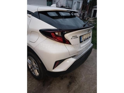 TOYOTA C-HR 1.2T Comfort