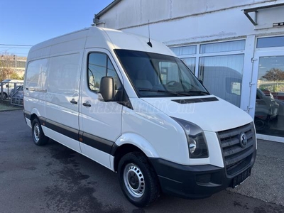 VOLKSWAGEN CRAFTER 2.5 TDI 35 L3H2 végig vez. szerv.könyv