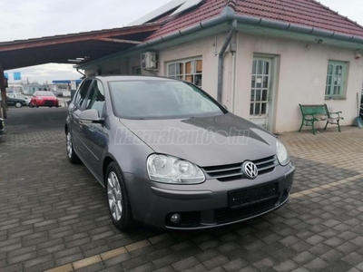 VOLKSWAGEN GOLF V 1.6 FSI Comfortline