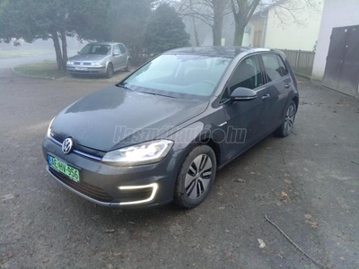 VOLKSWAGEN GOLF VII e-Golf