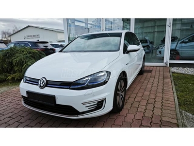 VOLKSWAGEN GOLF VII e-Golf LED. NAVI. KAMERA. KULCS NÉLKÜLI NYITÁS!