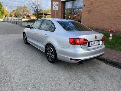 VOLKSWAGEN JETTA 1.4 TSI Comfortline FRISS SZERVIZ / MAGYARORSZÁGI AUTÓ / SZÉP ÁLLAPOT / AUTÓBESZÁMÍTÁS / CSERE