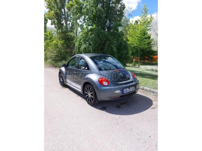 VOLKSWAGEN NEW BEETLE 1.6