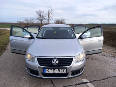 VOLKSWAGEN PASSAT VI 1.6 Trendline